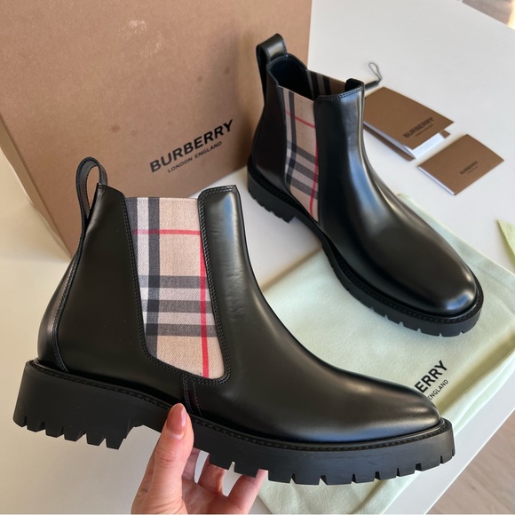 Burberry Vintage Check Detail Leather Chelsea Boots - Picture 4 of 8